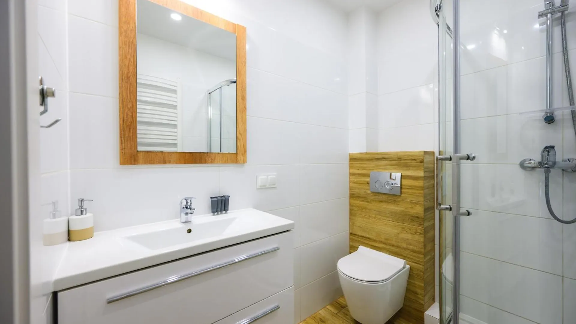 3 Maja 32B -A & C By Homeprime Sopot